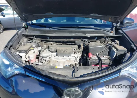 2017 Toyota Rav4 Xle z USA, uszkodzony, nr VIN 2T3RFREV1HW665396